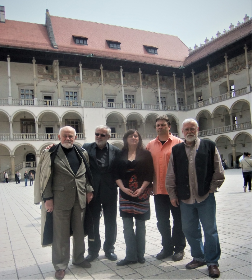Członek Zarządu Fundacji Castello-Grupa Twórcza i Rady Programowej Festiwalu „Wawel o zmierzchu”